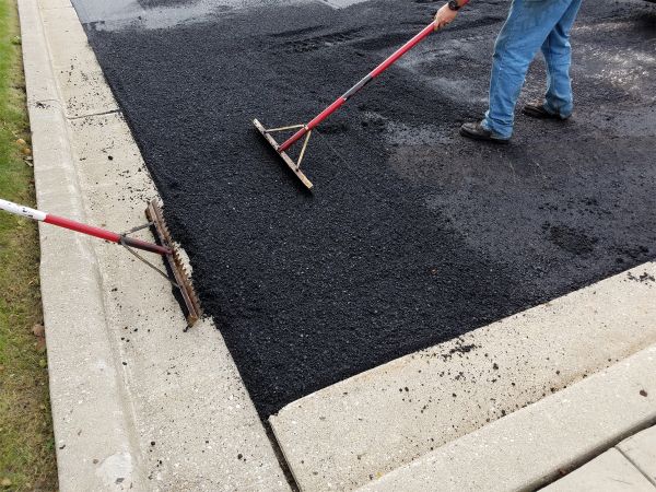 Asphalt Driveway Service in Parrish
